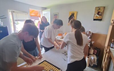 Projekt Bakini kolači – Projektna aktivnost Domaćinstva, Povijesne grupe, Modelara i Informatičke grupe: Priprema tradicijskih kolača – demonstracija članova Udruge umirovljenika