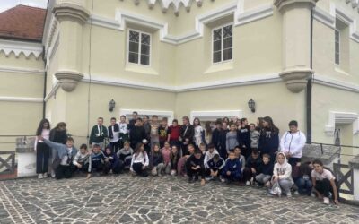 Peti razredi u posjetu Muzeju krapinskih neandertalaca i dvorcu Trakošćan